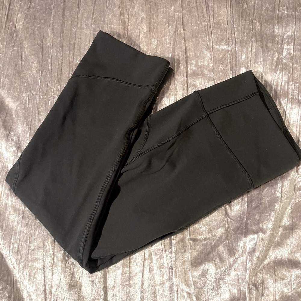 ❤️Lululemon “army green” leggings❤️